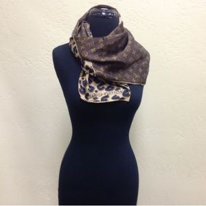 Brand New Louis Vuitton Scarf